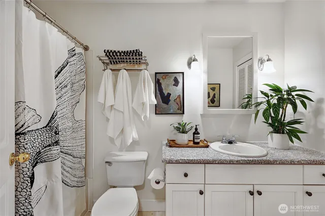 $579,000 | 410 Malden Avenue East, Unit B, Seattle, WA 98112