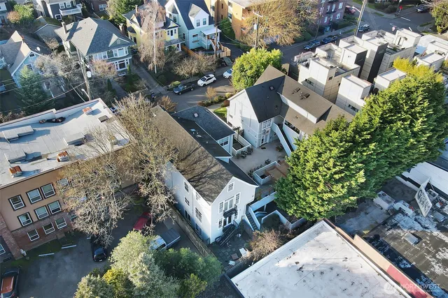 $579,000 | 410 Malden Avenue East, Unit B, Seattle, WA 98112