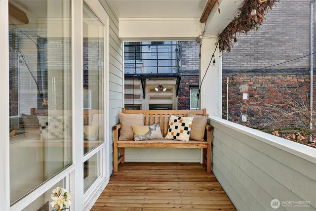 $579,000 | 410 Malden Avenue East, Unit B, Seattle, WA 98112