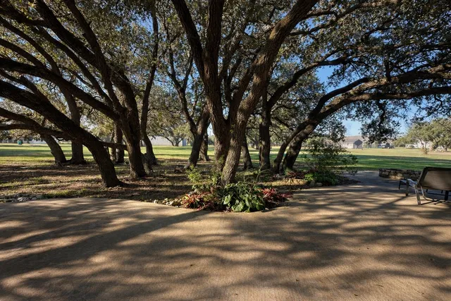 $530,000 | 266 Stone Oak Drive, Inez, TX 77968