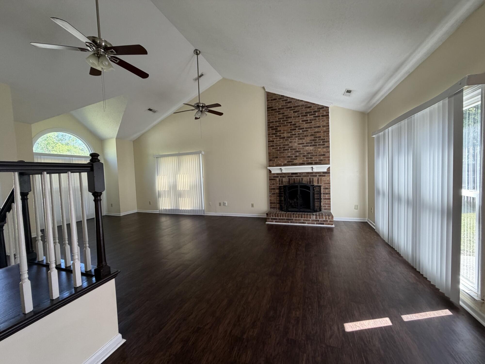 160 Wainwright Summerville, SC 29485 - Photo 5 of 18 IMG_5868