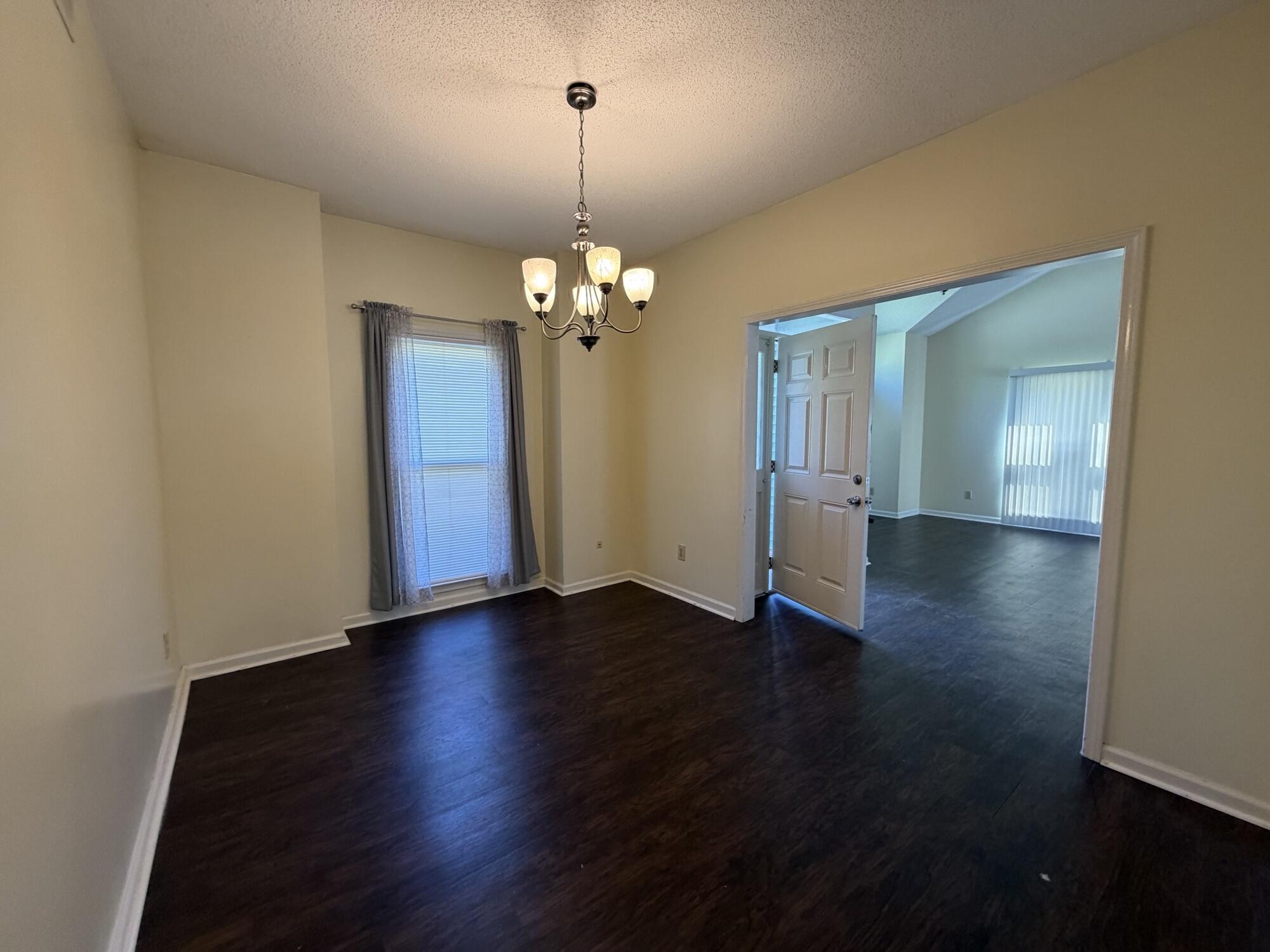 160 Wainwright Summerville, SC 29485 - Photo 6 of 18 IMG_5867