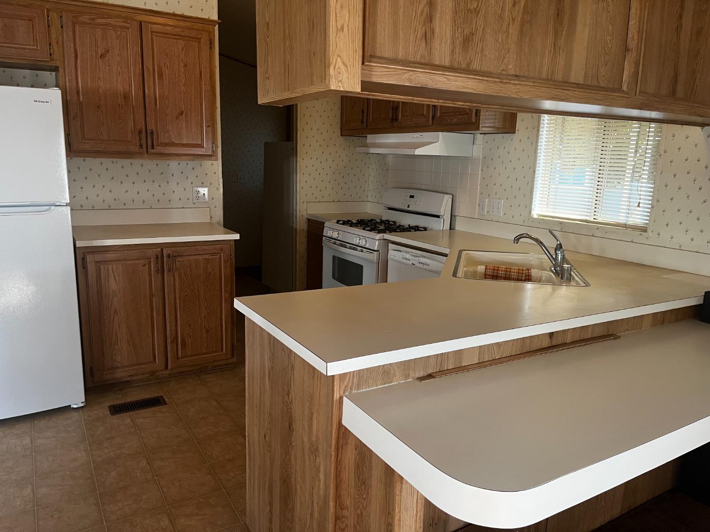 20 Russell Road, Unit 62 Salinas, CA 93906 - Photo 8 of 16 Gallery Image 8