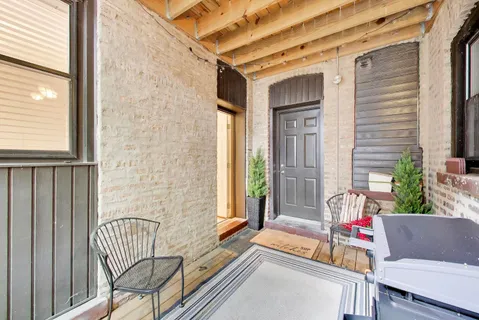 $419,800 | 4753 North Beacon Street, Unit 2, Chicago, IL 60640