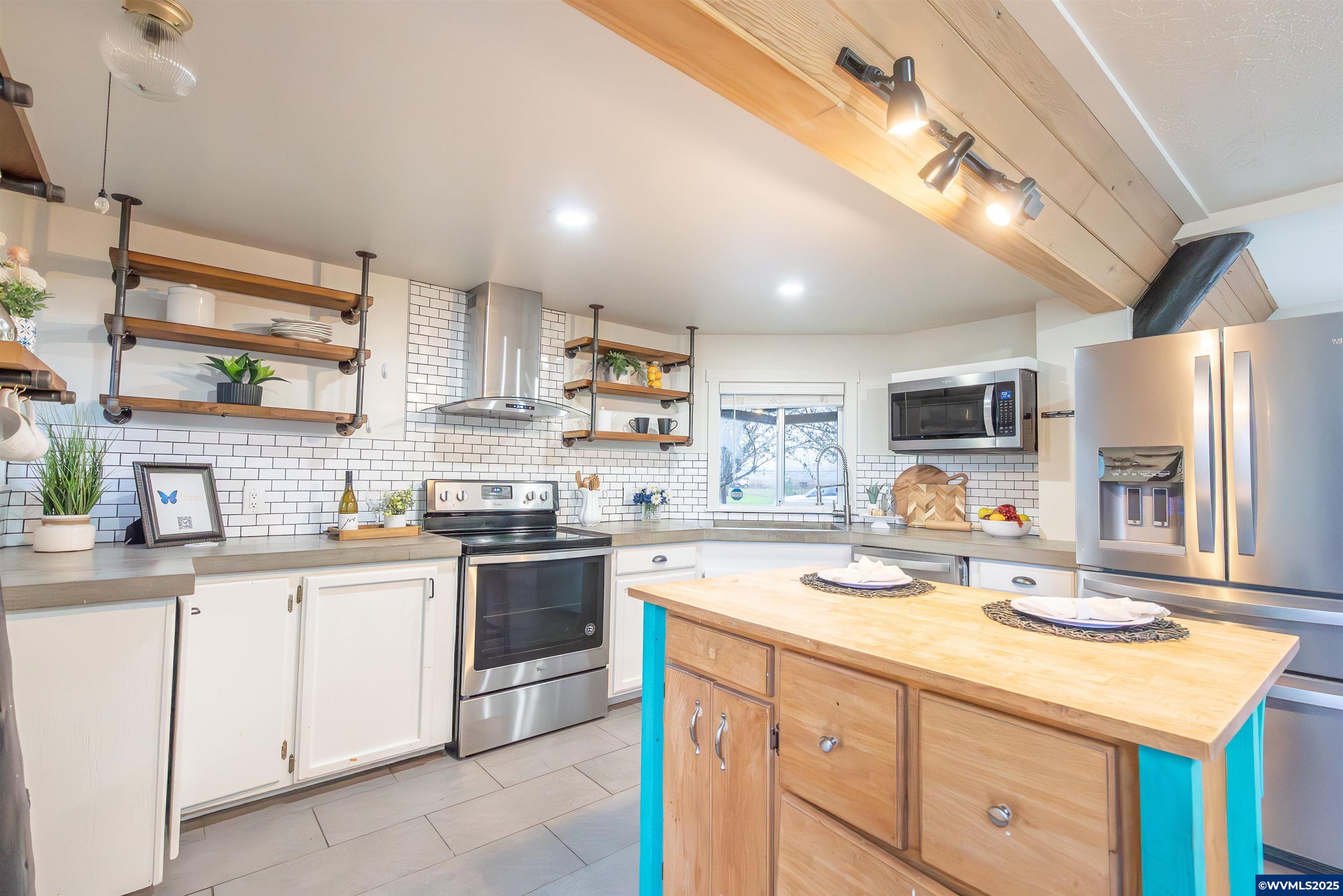 24925 Wallace Road Northwest Salem, OR 97304 - Photo 11 of 33 Gallery Image 11