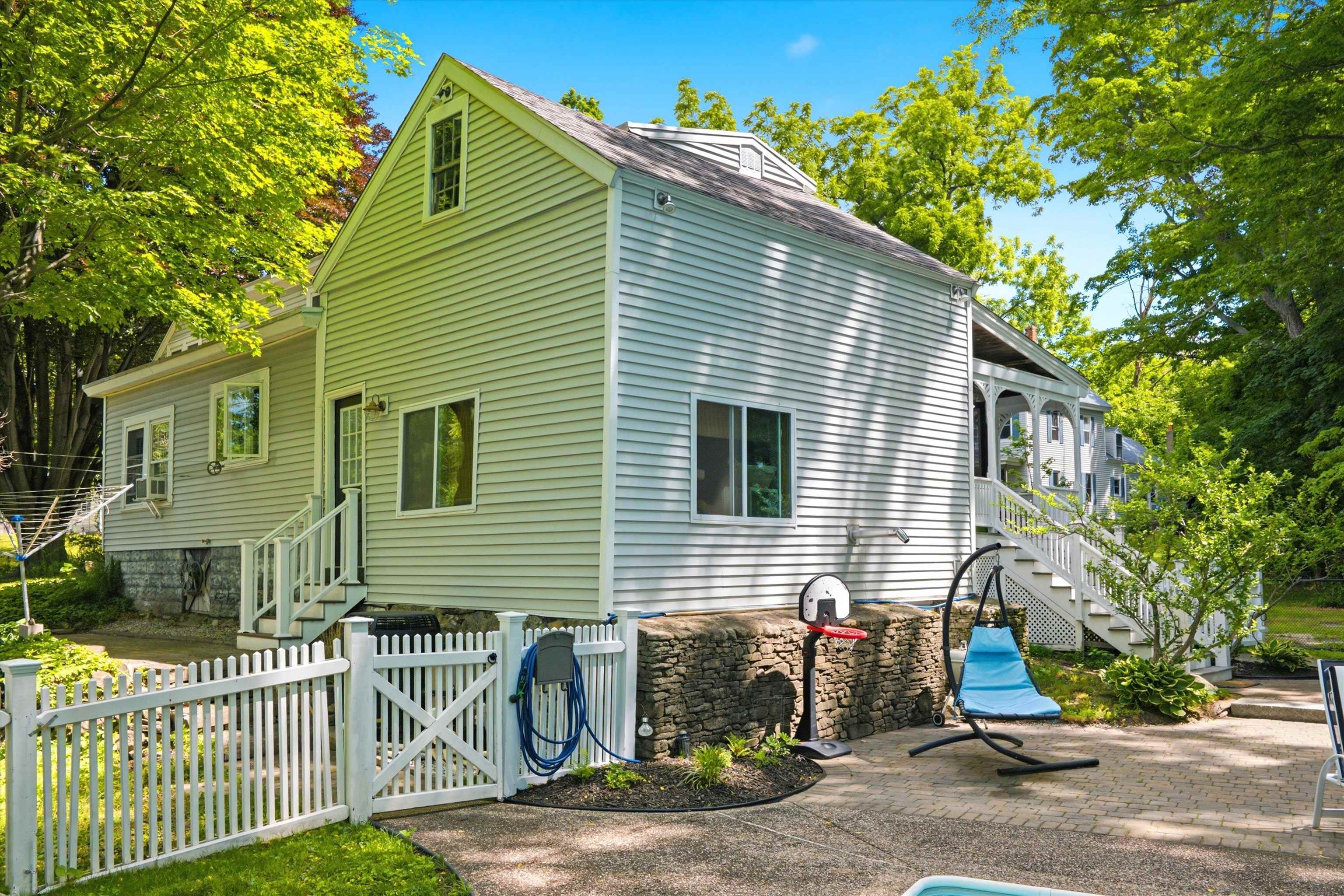 13 Nesmith Street Derry, NH 03038 - Photo 39 of 55
