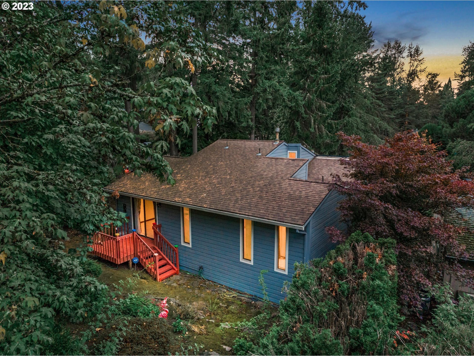 10038 Southwest Quail Post Road Portland, OR 97219 - Photo 34 of 41 Gallery Image 34