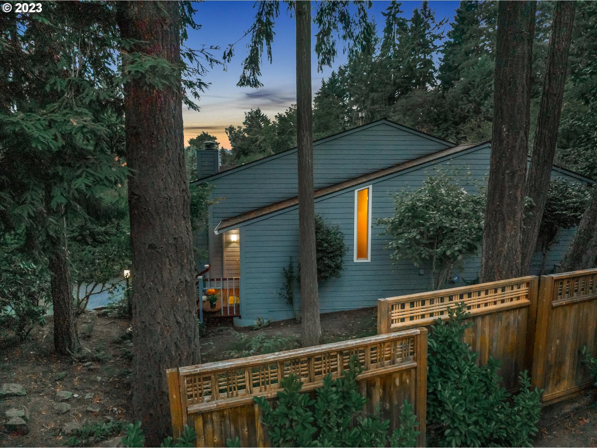 10038 Southwest Quail Post Road Portland, OR 97219 - Photo 36 of 41 Gallery Image 36