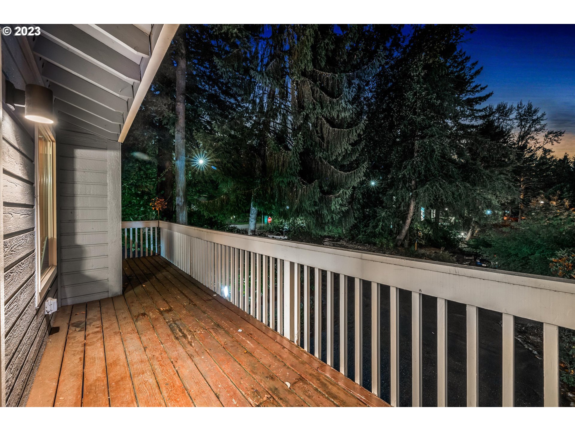 10038 Southwest Quail Post Road Portland, OR 97219 - Photo 8 of 41 Gallery Image 8