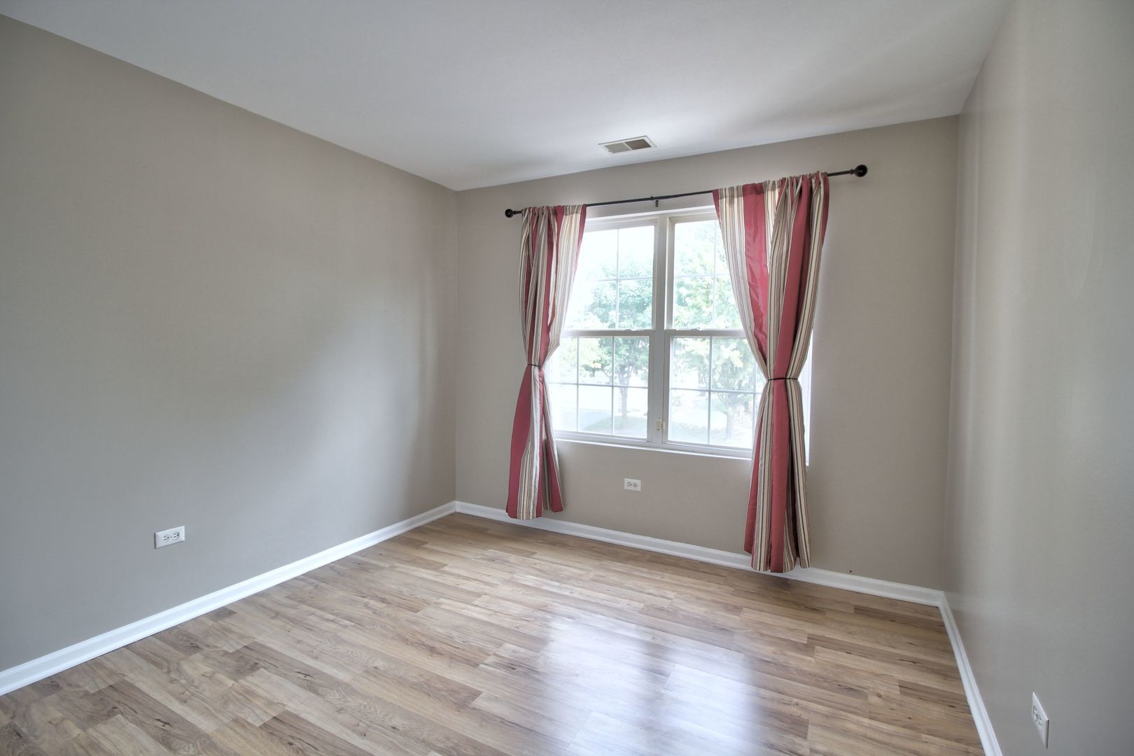 2423 Oak Tree Lane, Unit 2423 Plainfield, IL 60586 - Photo 8 of 13