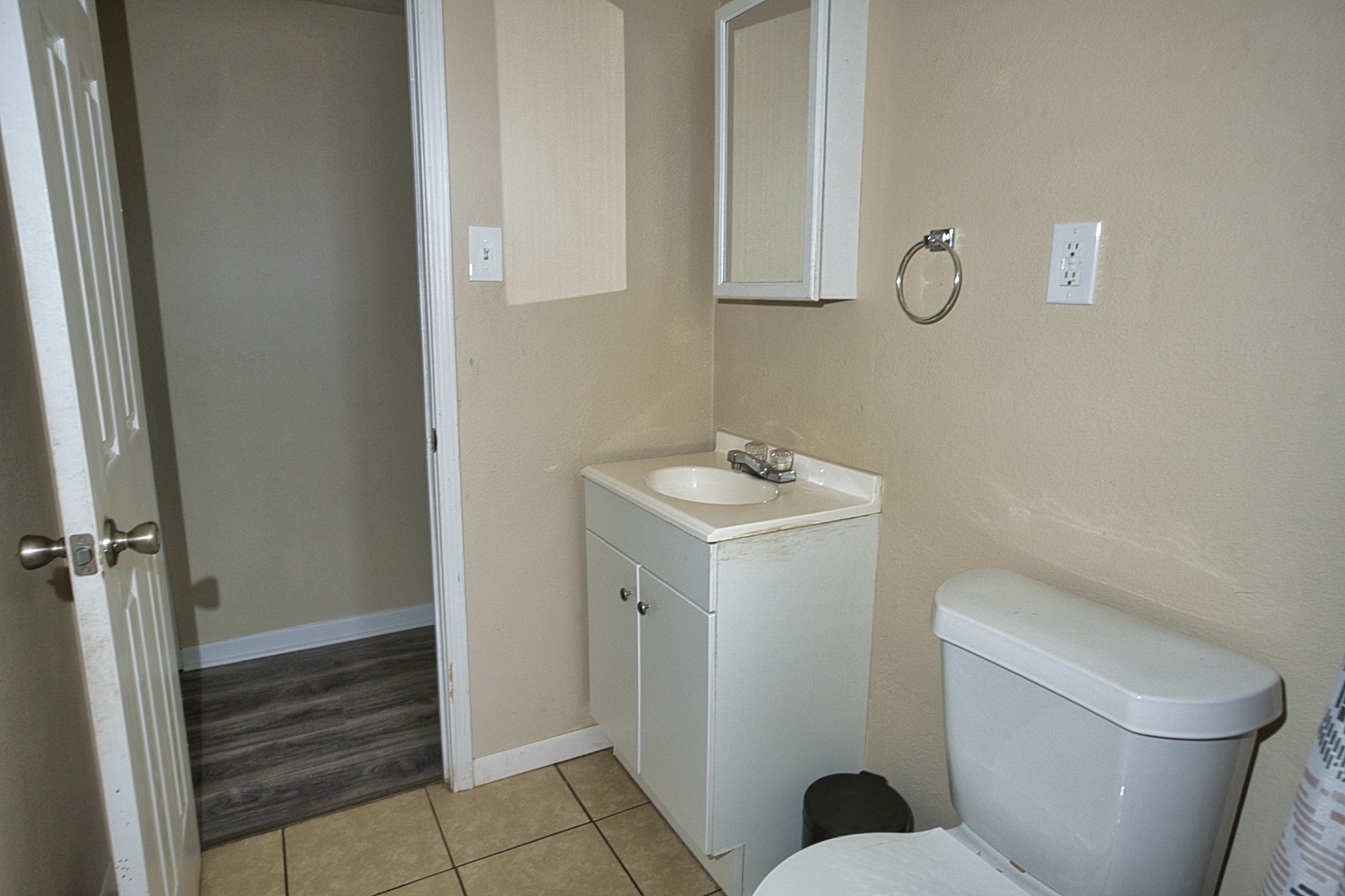 111 Georgia Street Brazoria, TX 77422 - Photo 21 of 38 Hall Bath