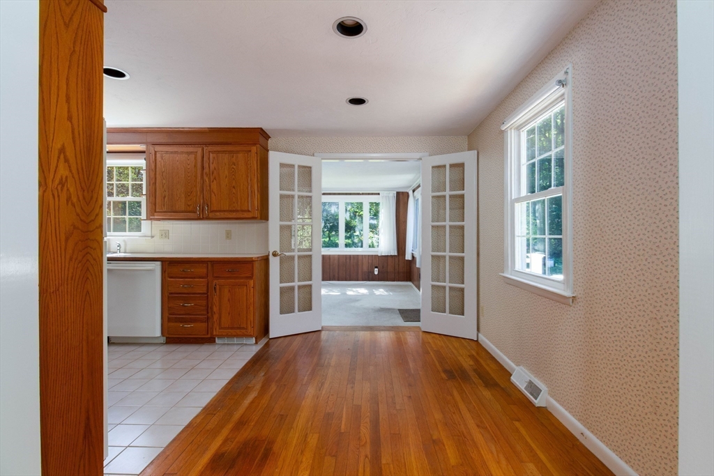 75 Ridge Road Holliston, MA 01746 - Photo 11 of 34 Gallery Image 11