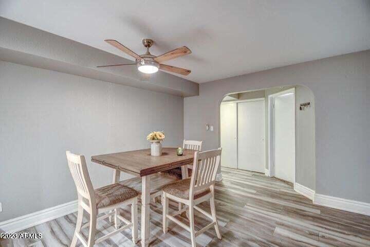 3825 East Camelback Road, Unit 178 Phoenix, AZ 85018 - Photo 8 of 11 dining