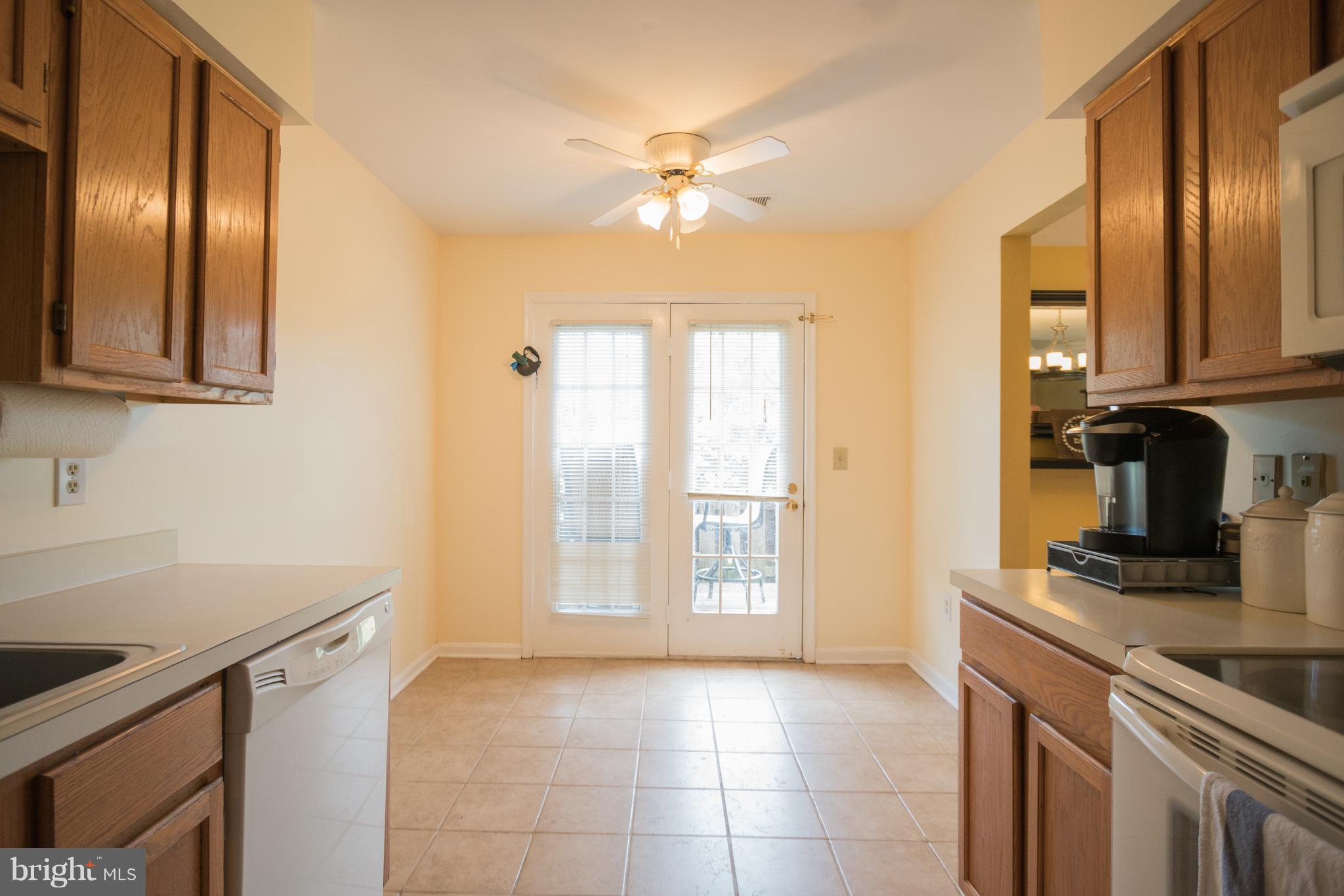 9501 Snead Court, Unit 100 Laurel, MD 20708 - Photo 11 of 26 Kitchen