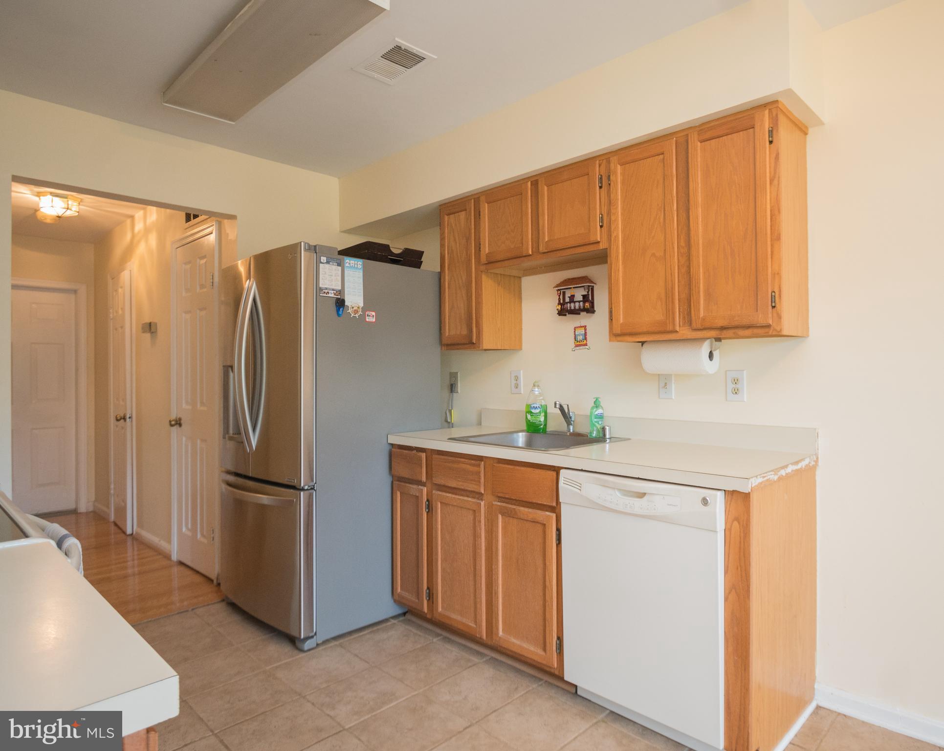 9501 Snead Court, Unit 100 Laurel, MD 20708 - Photo 9 of 26 Kitchen
