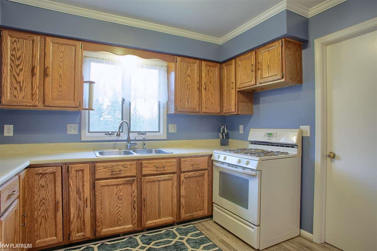 10751 Dunn Road Memphis, MI 48041 - Photo 12 of 36 31376936-11.JPG