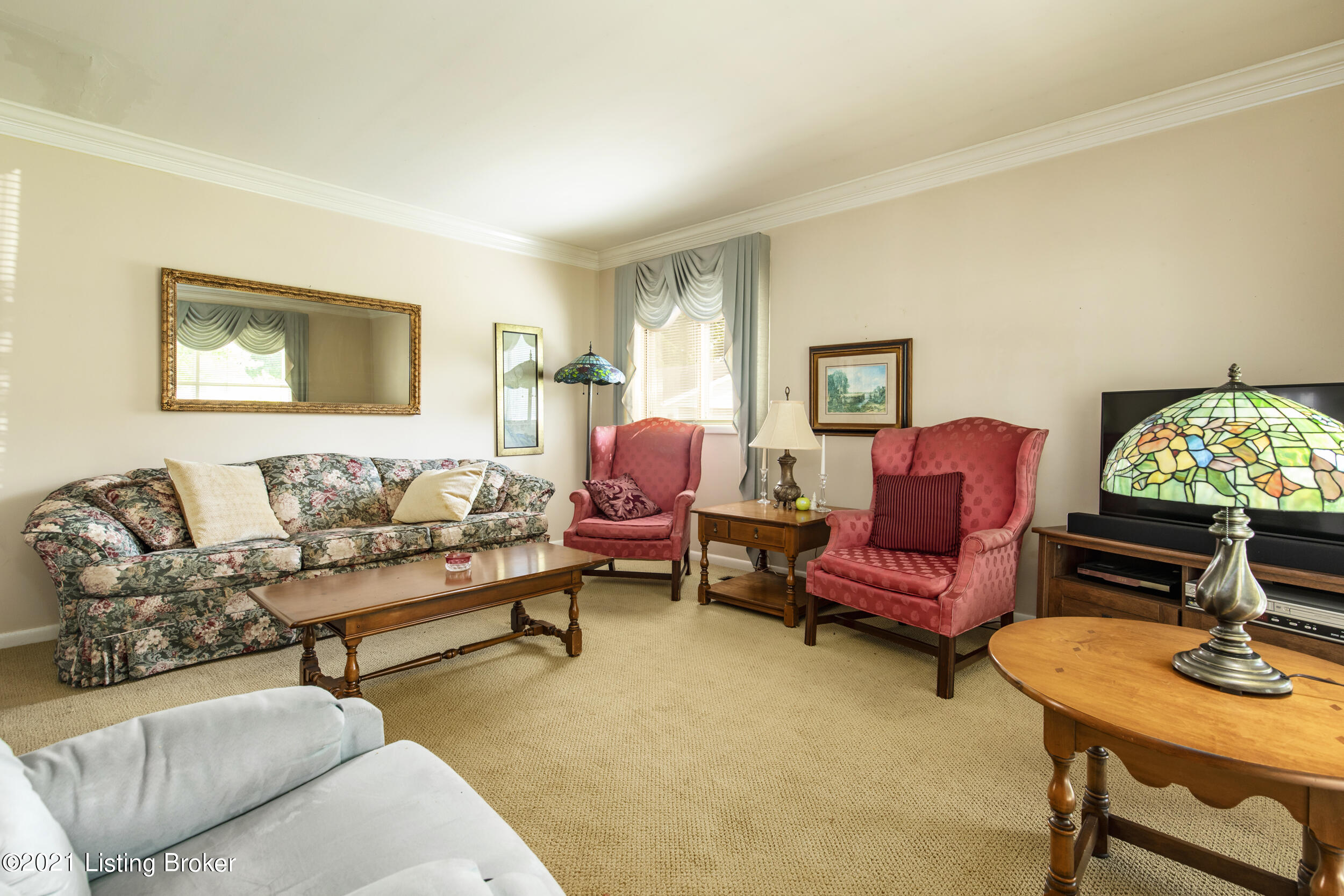 1905 Heaton Road Louisville, KY 40216 - Photo 6 of 28 8-living room