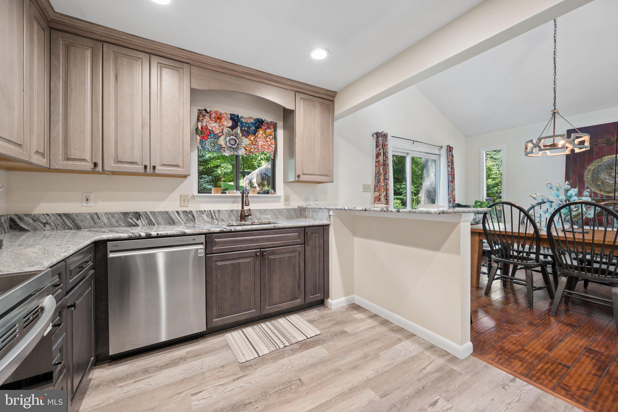 7004 Fox Chase Road New Market, MD 21774 - Photo 17 of 73 Kitchen