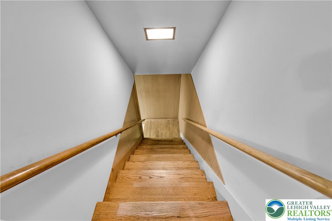 5747 Kernsville Road Orefield, PA 18069 - Photo 35 of 56 a view of entryway