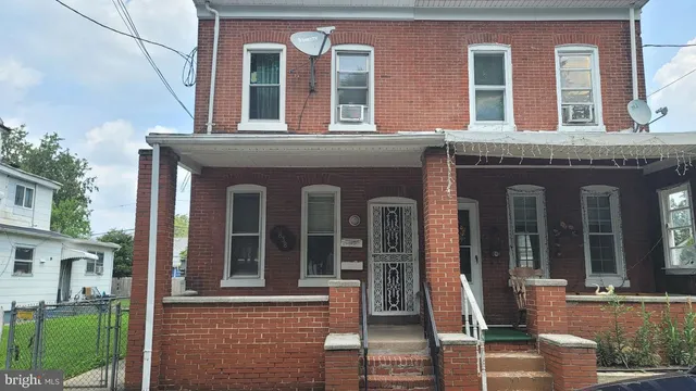 $1,400 | 838 Fairmount Avenue, Trenton, NJ 08629