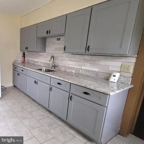 $1,400 | 838 Fairmount Avenue, Trenton, NJ 08629