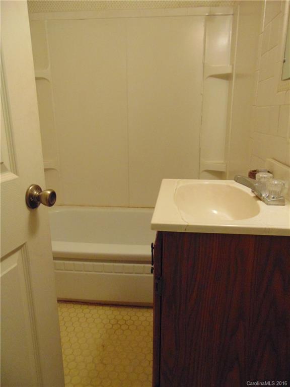 2878 Beaty Road Gastonia, NC 28056 - Photo 9 of 24 Gallery Image 9