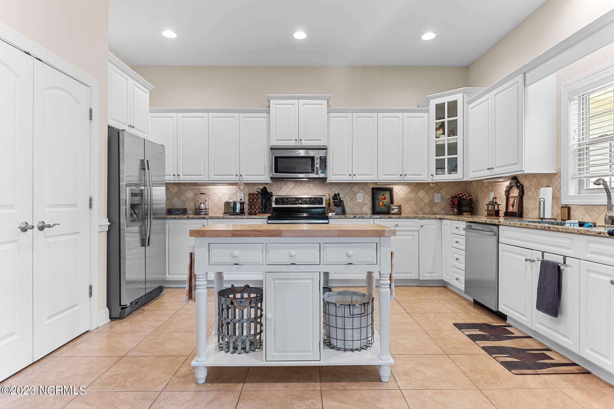 20 Lake Hills Road Pinehurst, NC 28374 - Photo 16 of 42 Kitchen