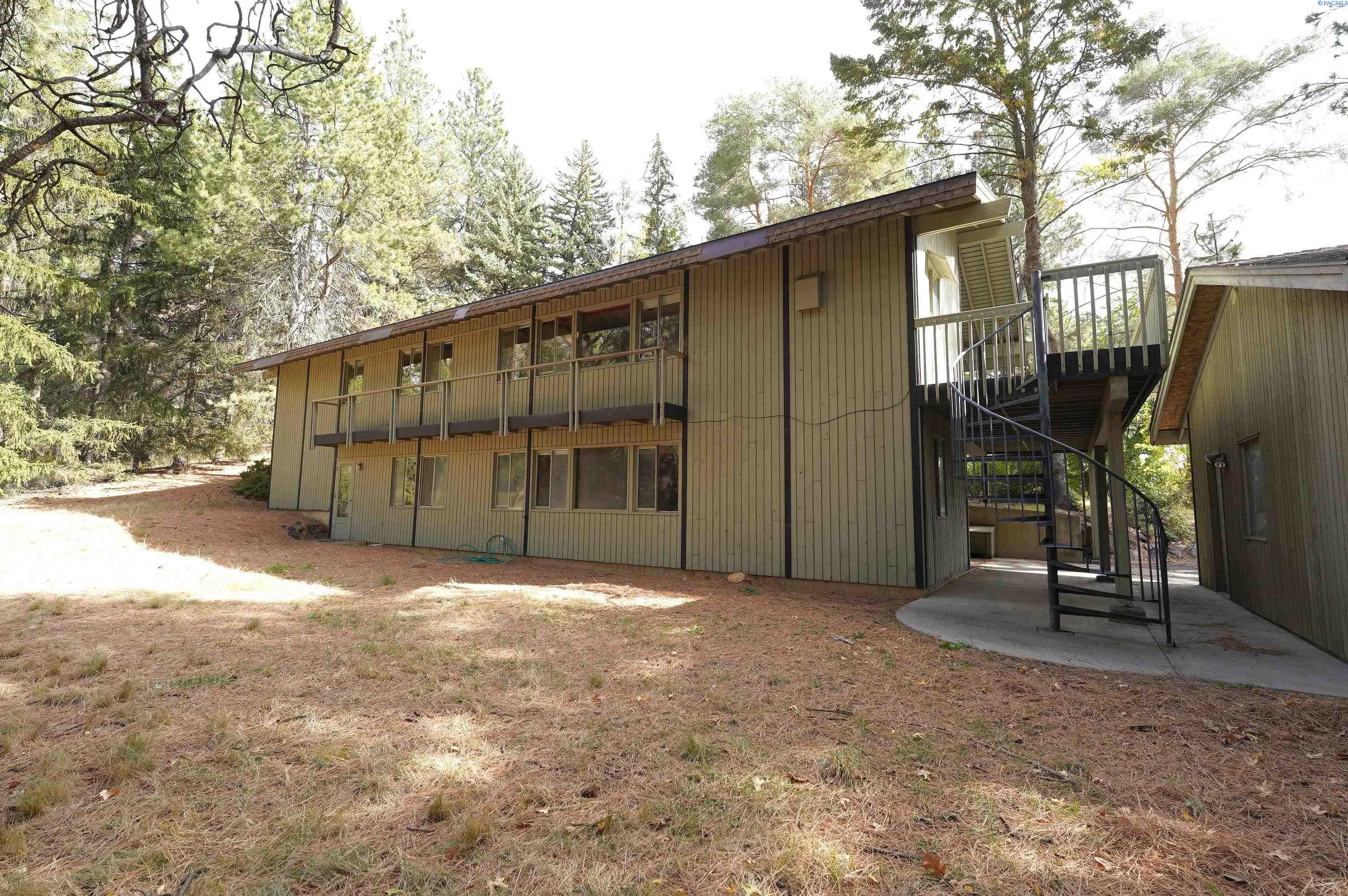 1655 Southwest View Drive Pullman, WA 99163 - Photo 6 of 49 Gallery Image 6