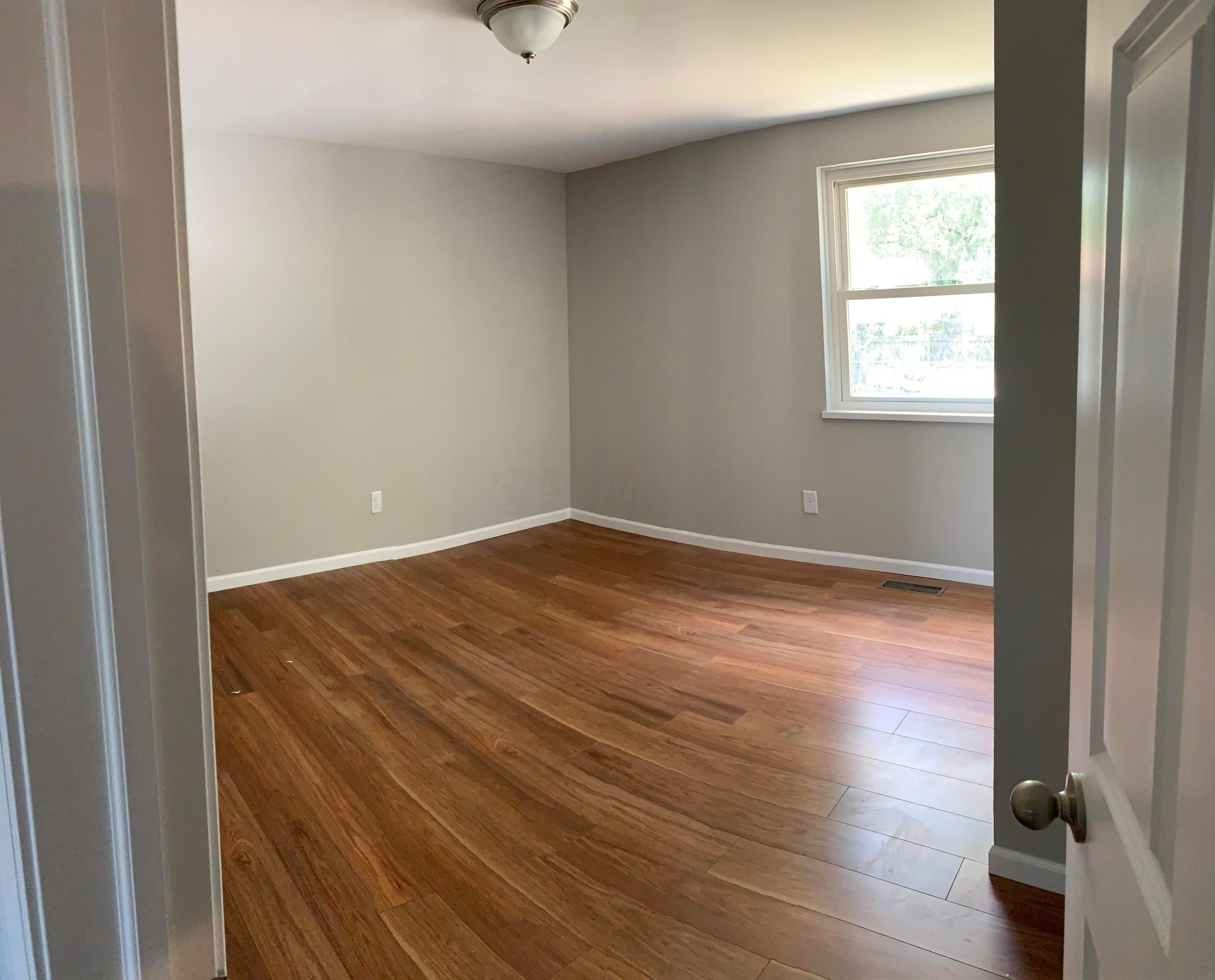 3344 Meridian Road Columbus, OH 43232 - Photo 7 of 15 Gallery Image 7