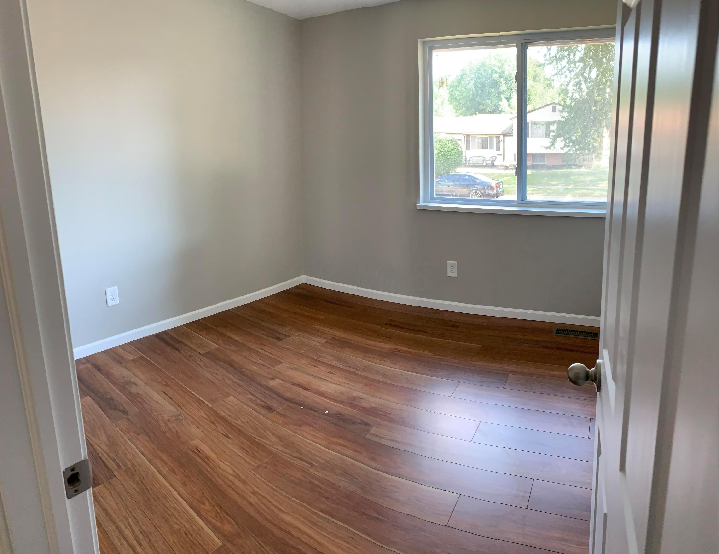 3344 Meridian Road Columbus, OH 43232 - Photo 10 of 15 Gallery Image 10
