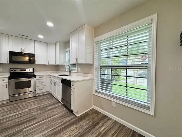 $2,100 | 14042 Lemon Valley Place, Tampa, FL 33625