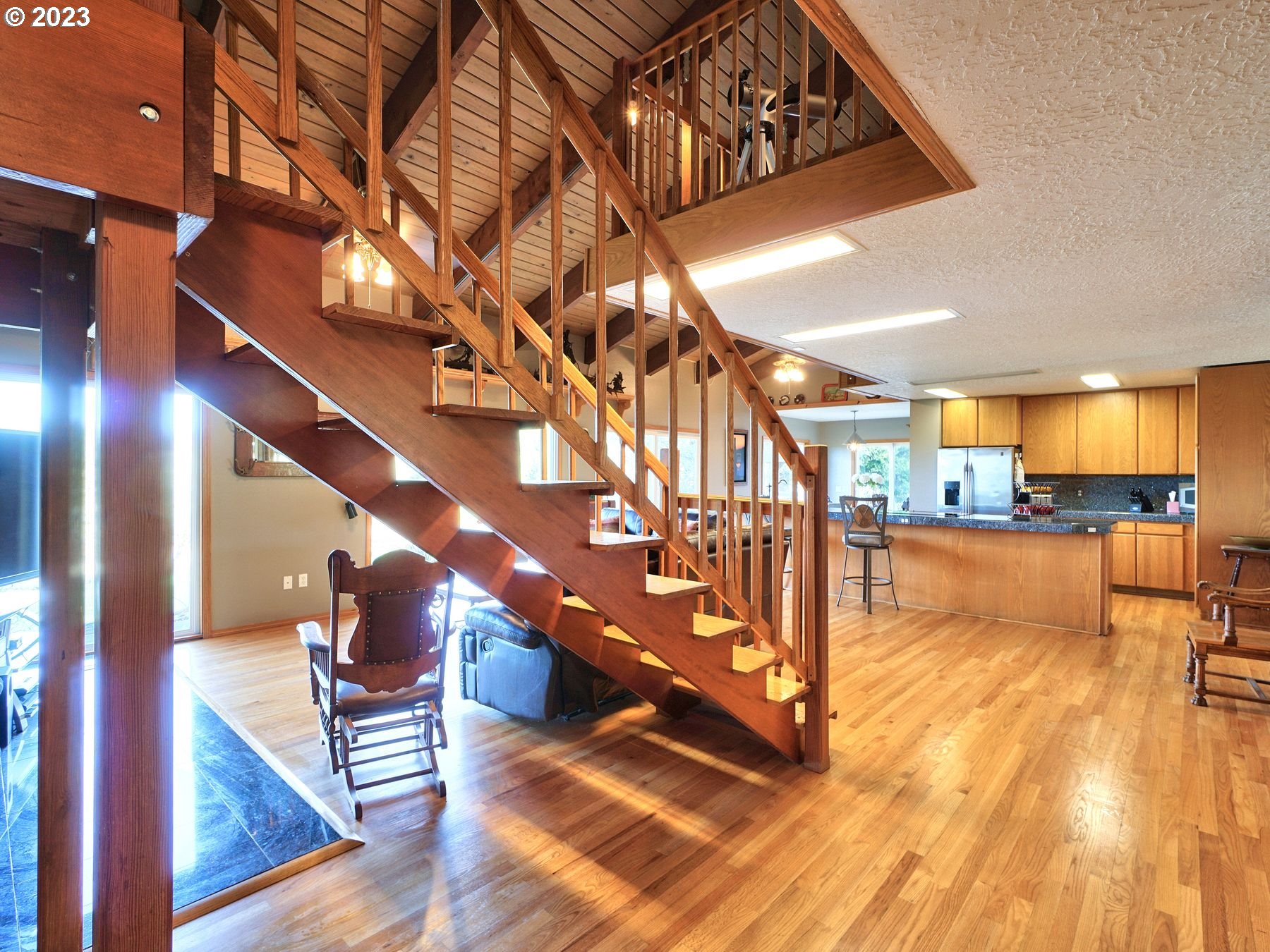 12773 South Union Hall Road Canby, OR 97013 - Photo 17 of 47 a view of entryway and hall with dining room