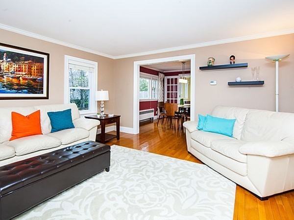 56 Pierrepont Road Newton, MA 02462 - Photo 4 of 17 Gallery Image 4