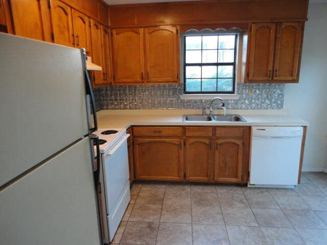 805 Bon Secour Avenue Fairhope, AL 36532 - Photo 4 of 14 Kitchen