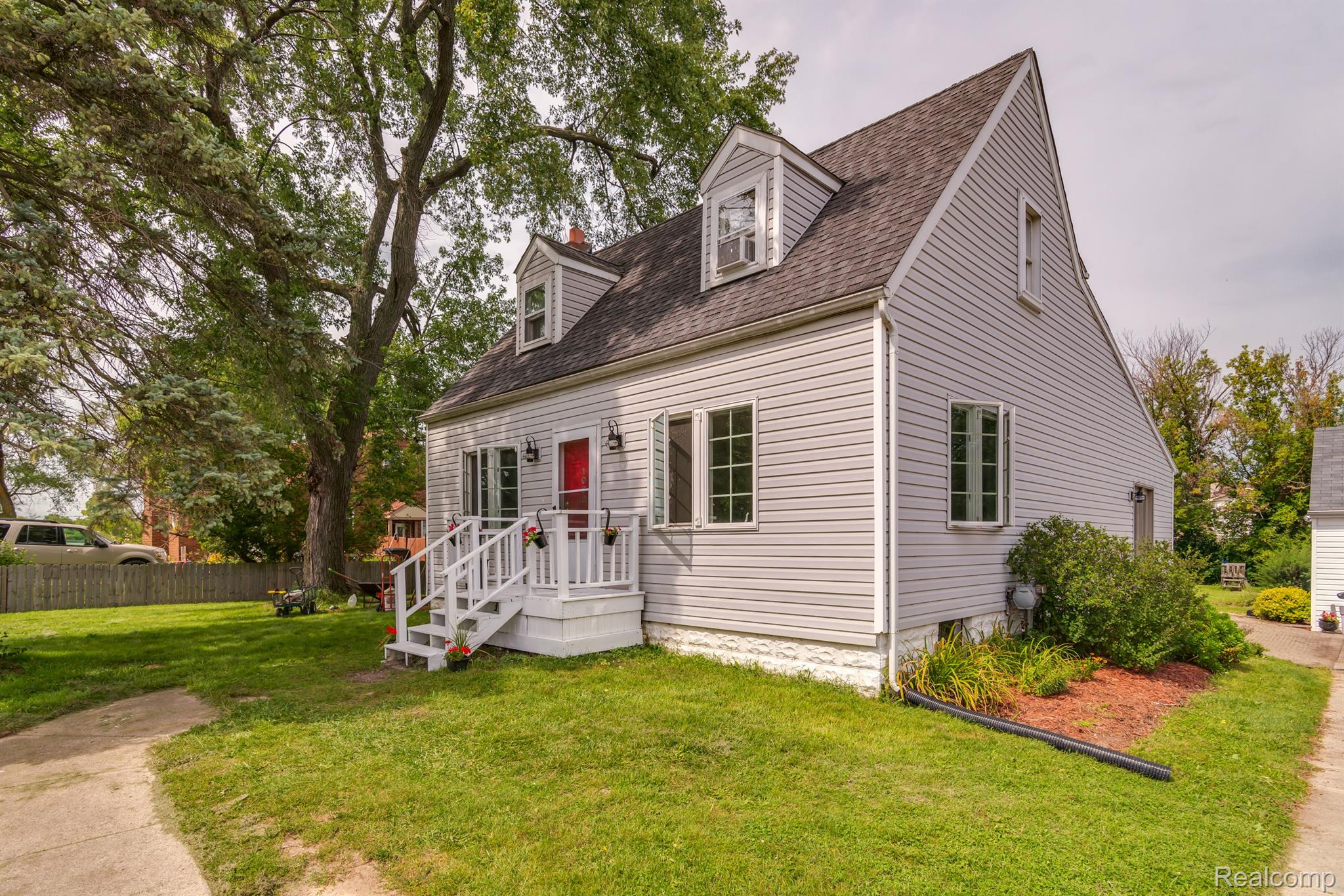 1069 Reid Road Grand Blanc, MI 48439 - Photo 2 of 38 Gallery Image 2