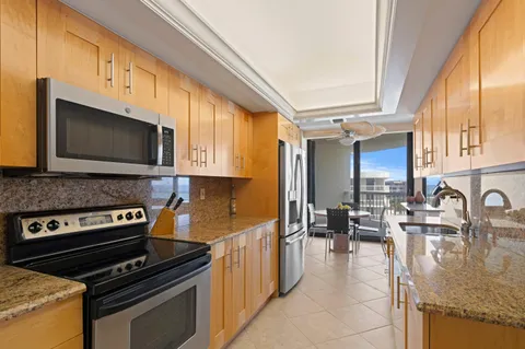 $1,895,000 | 3300 South Ocean Boulevard, Unit 504S, Palm Beach, FL 33480