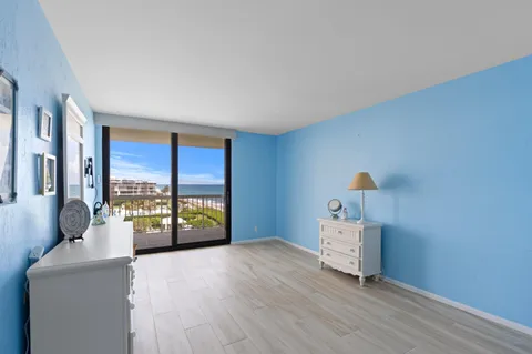 $1,895,000 | 3300 South Ocean Boulevard, Unit 504S, Palm Beach, FL 33480