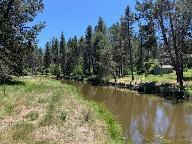 17020 Island Loop Way Bend, OR 97707 - Photo 2 of 11 200+ feet of canal access