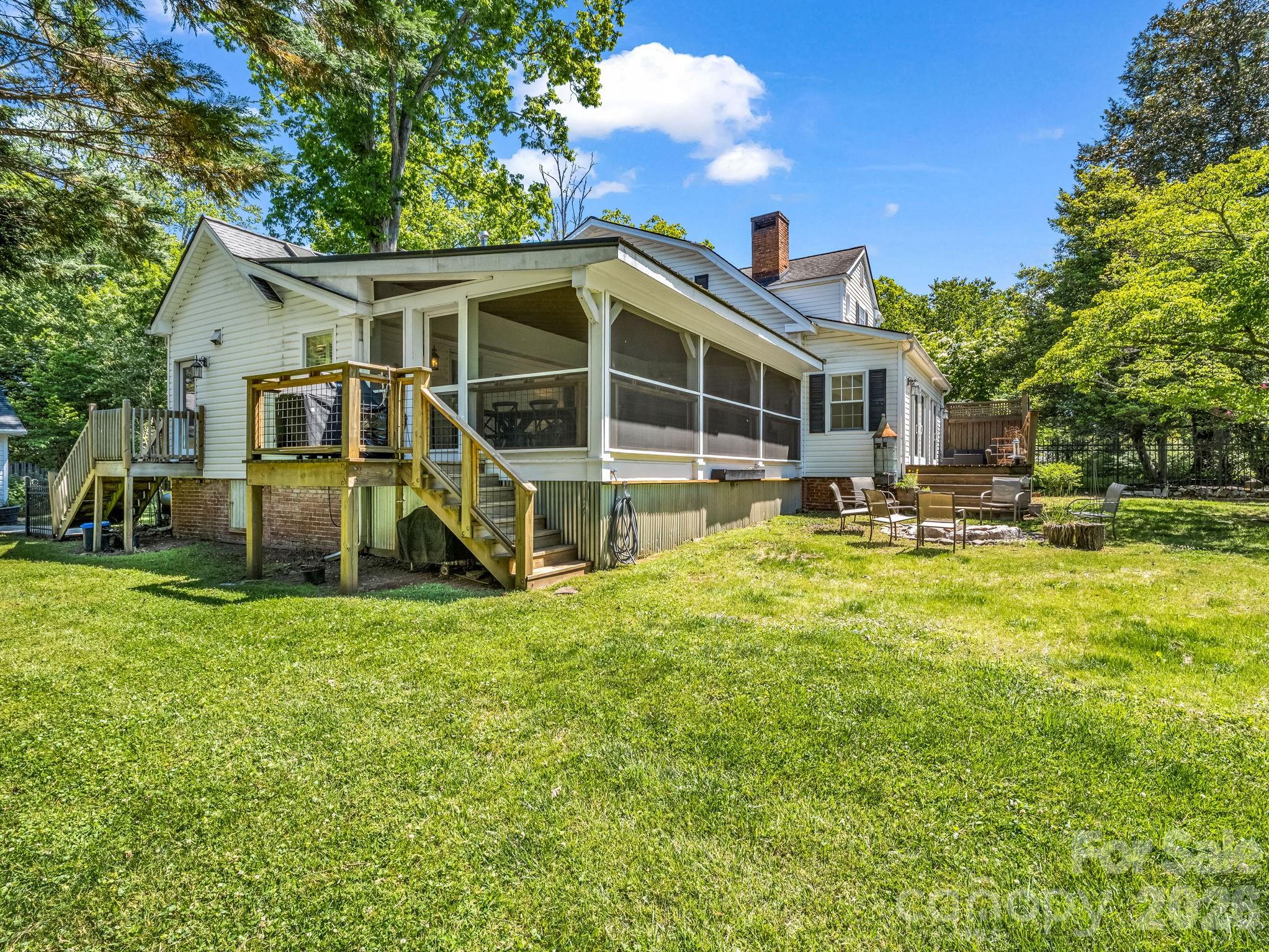 536 Maple Street Brevard, NC 28712 - Photo 7 of 44