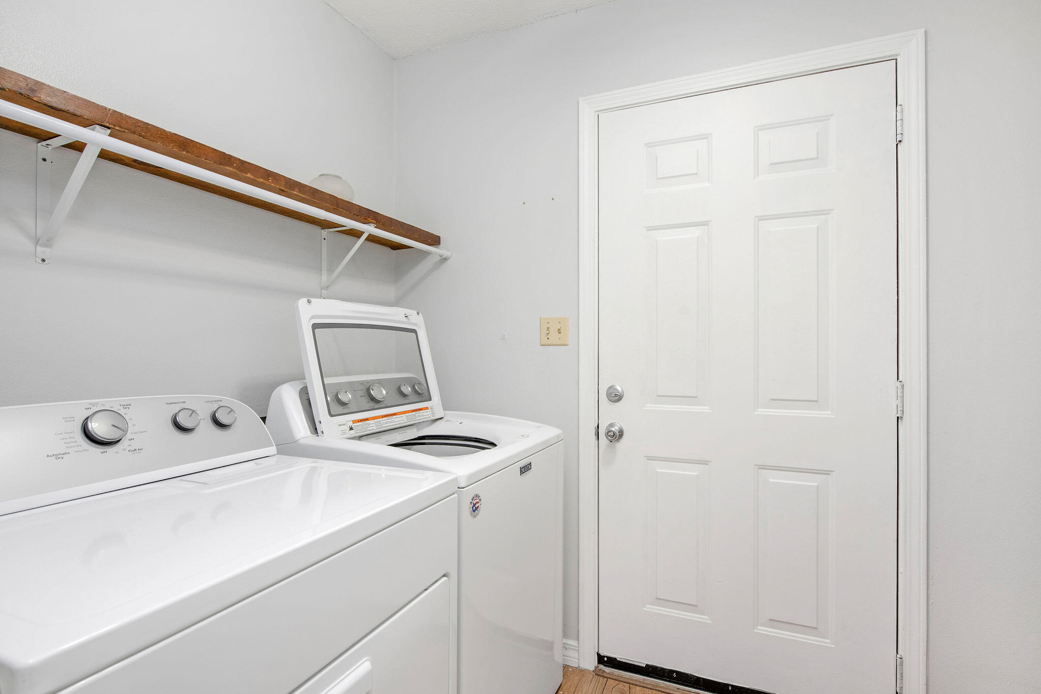 3571 Schifko Road Cantonment, FL 32533 - Photo 11 of 59 Laundry & Garage Entrance