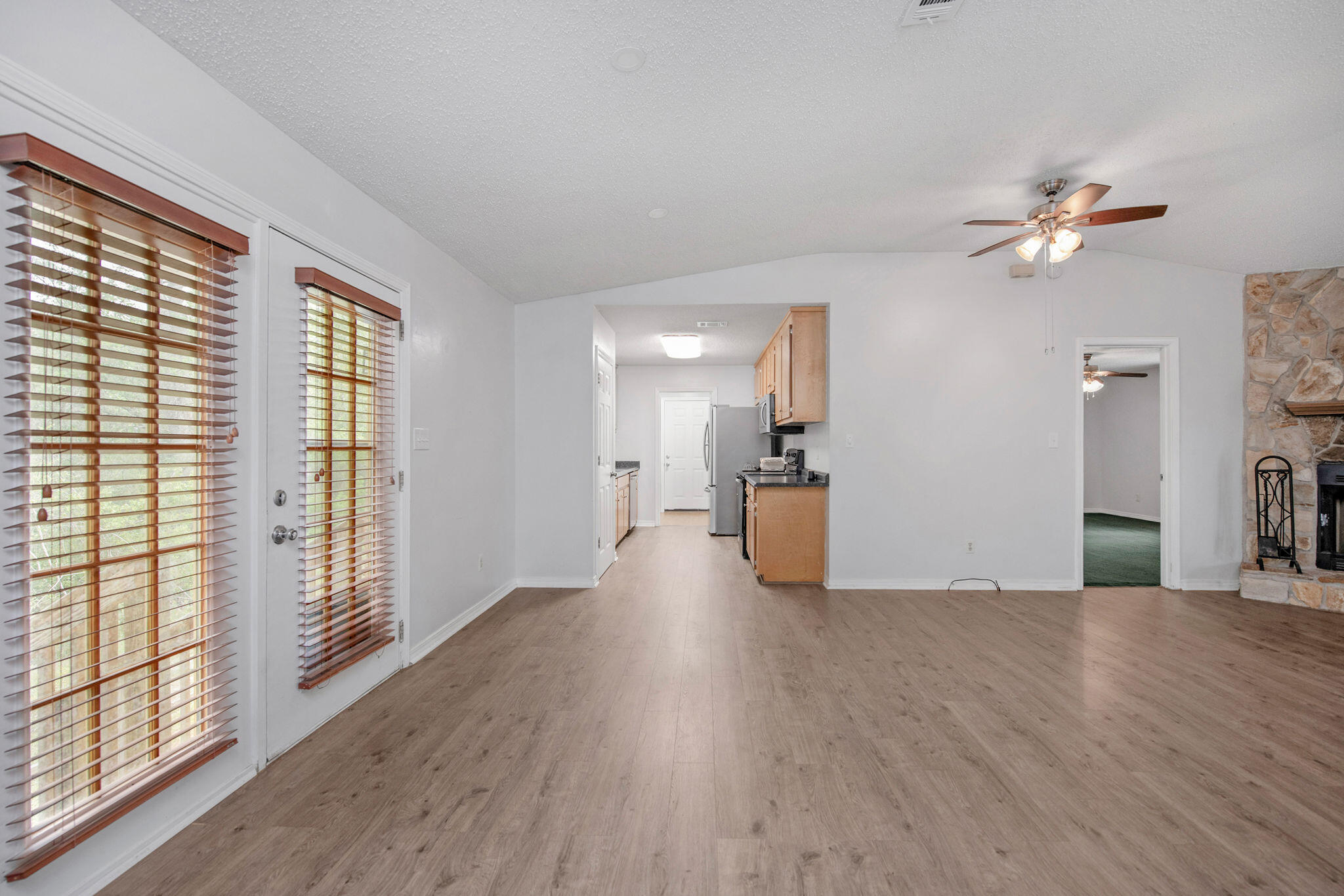 3571 Schifko Road Cantonment, FL 32533 - Photo 16 of 59 Living Area