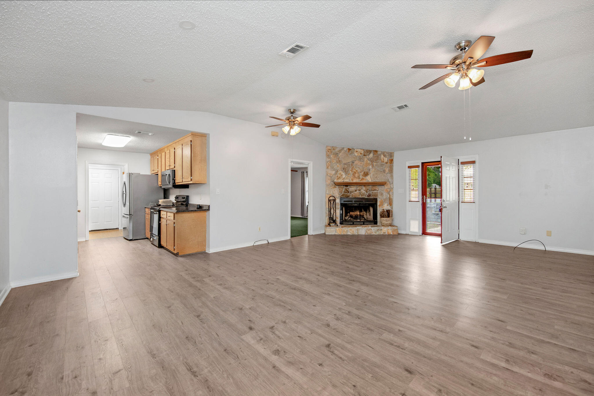 3571 Schifko Road Cantonment, FL 32533 - Photo 17 of 59 Living Area