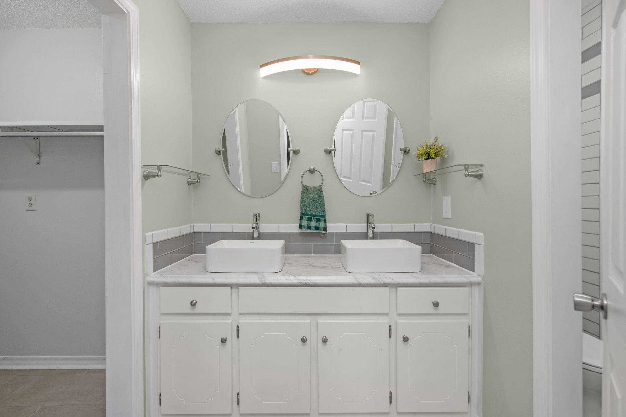 3571 Schifko Road Cantonment, FL 32533 - Photo 29 of 59 Primary Bathroom