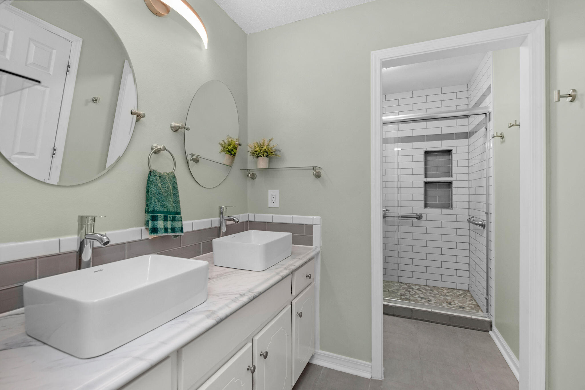 3571 Schifko Road Cantonment, FL 32533 - Photo 31 of 59 Primary Bathroom