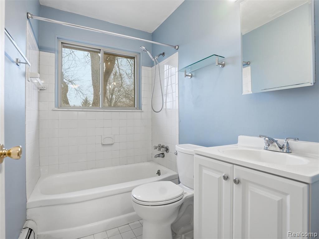 11420 Canal Road, Unit 203 Sterling Heights, MI 48314 - Photo 16 of 19 Gallery Image 16