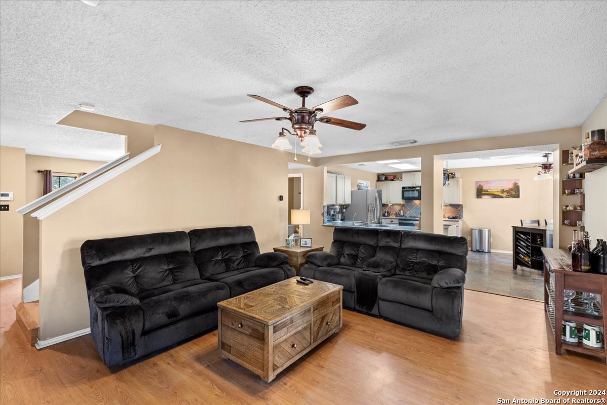 9907 Autumn Dawn Converse, TX 78109 - Photo 4 of 24