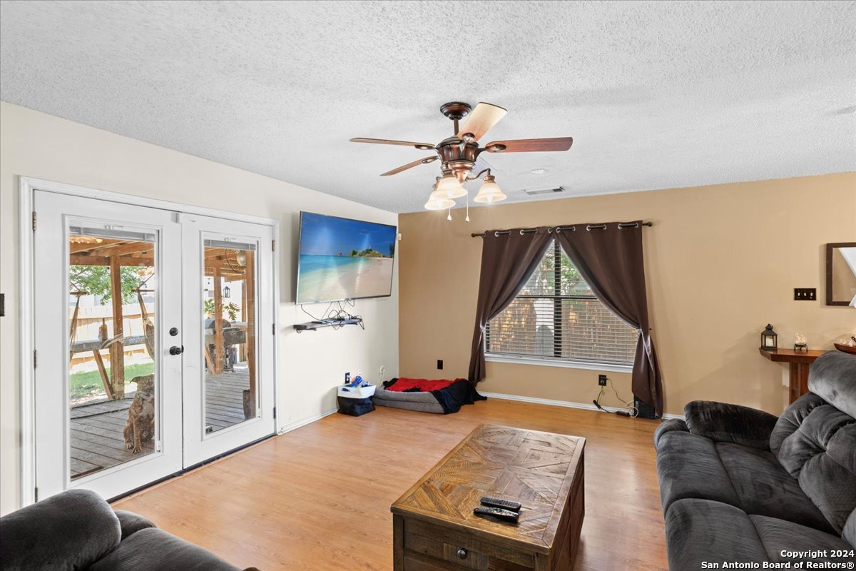 9907 Autumn Dawn Converse, TX 78109 - Photo 10 of 24