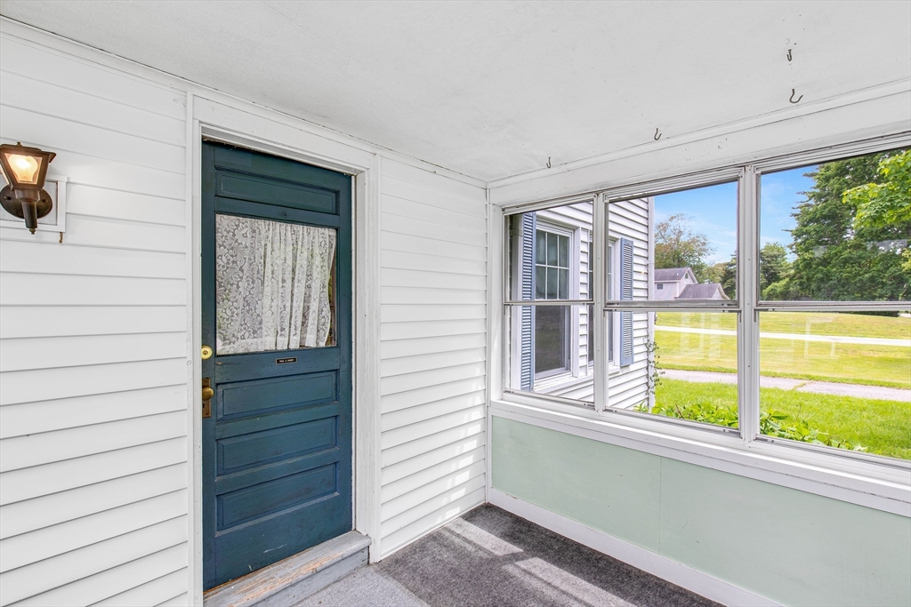 19 Ocean Avenue Rowley, MA 01969 - Photo 2 of 32