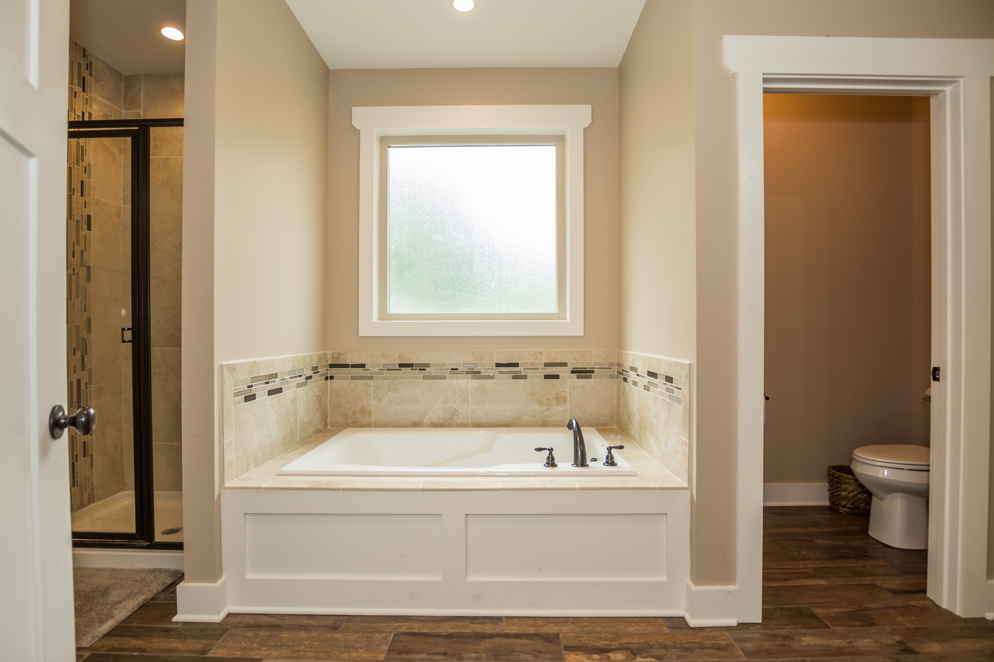3597 Thompson Road Rockvale, TN 37153 - Photo 13 of 23 a bathroom with a bathtub and a toilet