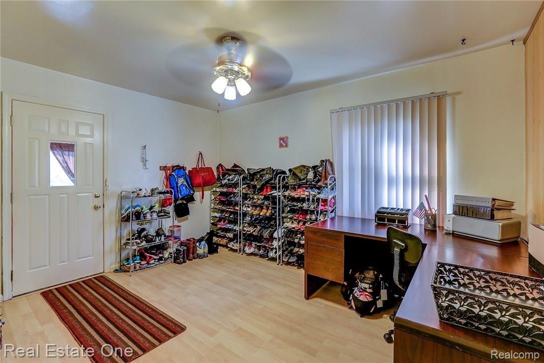 209 Riviera Terrace Waterford, MI 48328 - Photo 17 of 32 -20.jpg